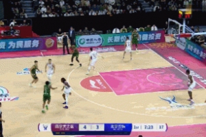 偷师追梦？所罗门弧顶假手递手直接突破双手暴扣